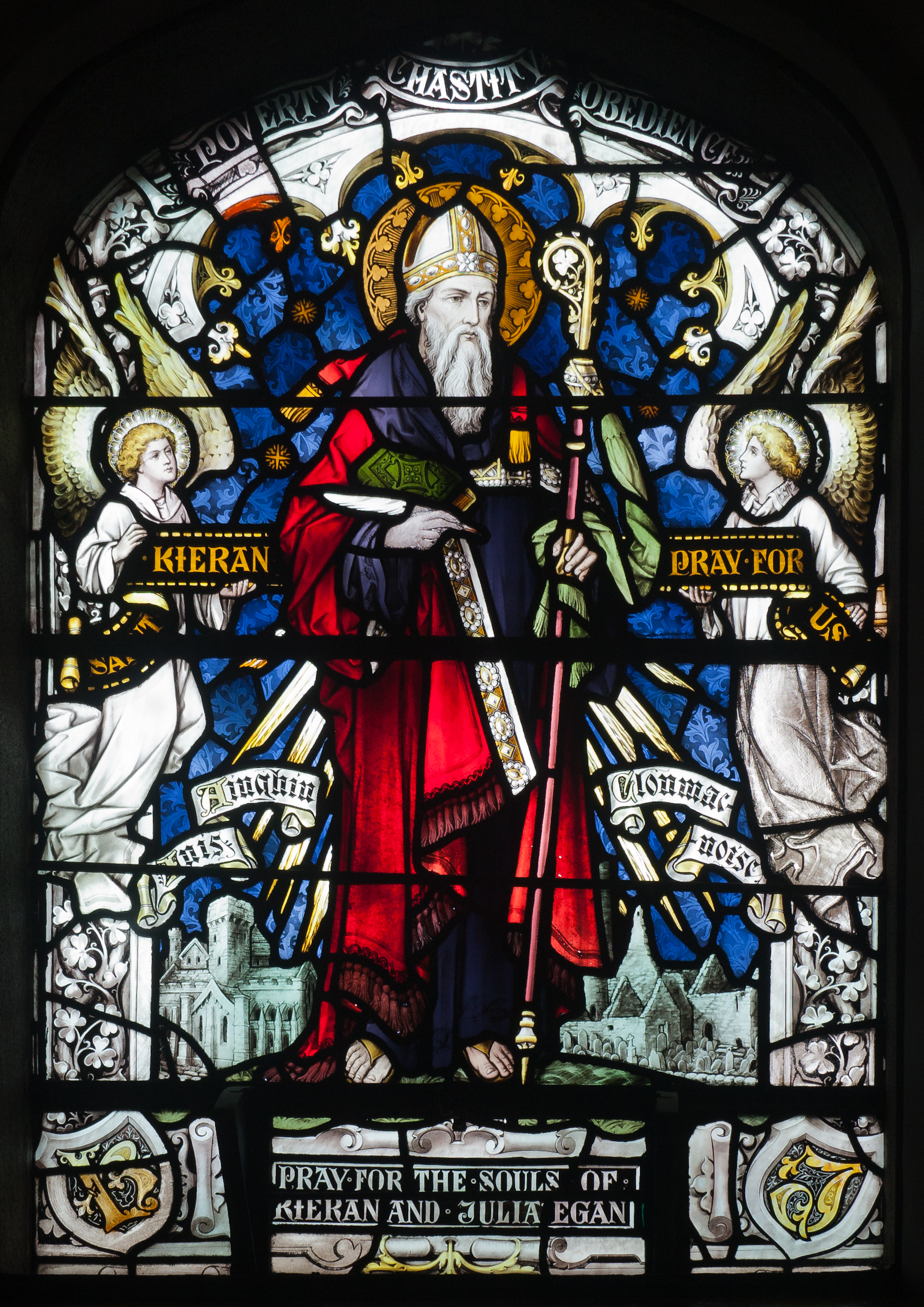 Den hellige Kieran av Clonmacnoise, glassmaleri fra kirken St Brendan&#8217;s i Birr